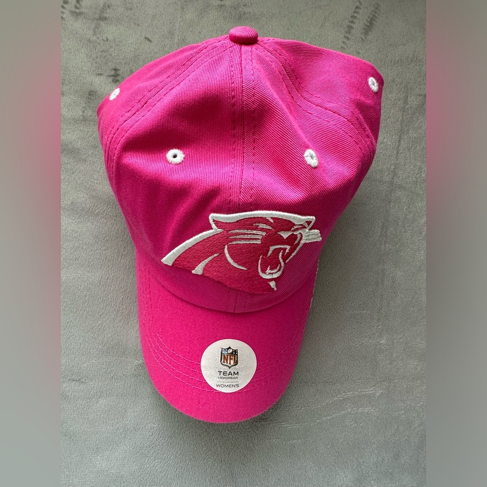 NWT - Carolina Panthers Women’s Baseball Hat